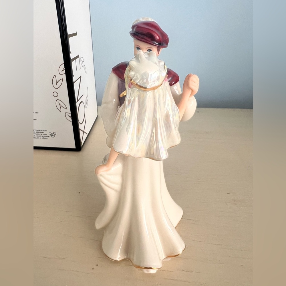 Lenox Disney Snow White and Prince Waltzing Figurine 6"H #878334 New In Box COA - Picture 6 of 8